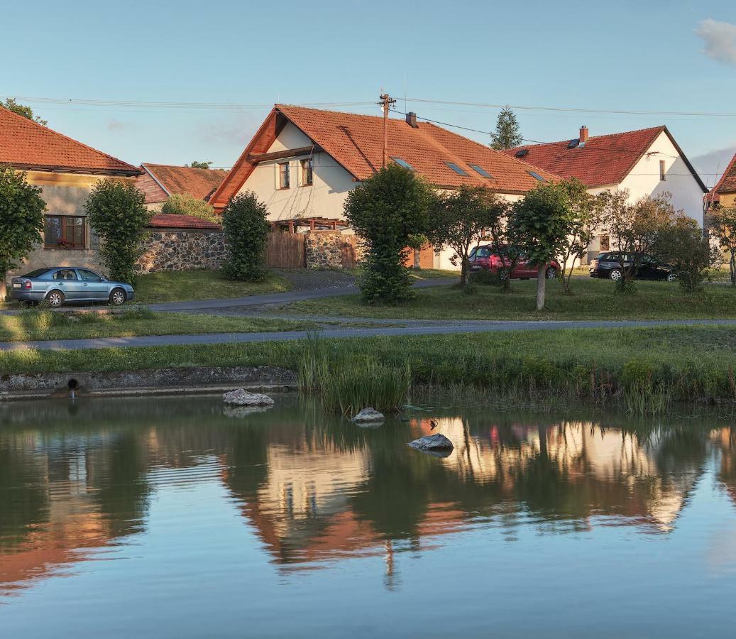 Apartamento Zeleny Statek Bzova Exterior foto